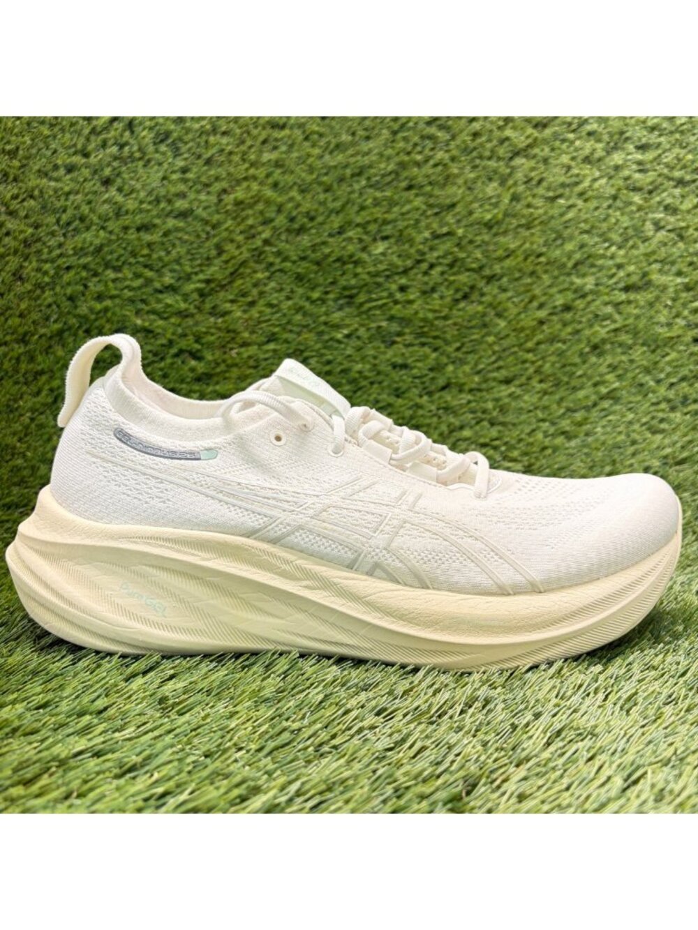 Asics Gel-Nimbus 26 Mens Size 9.5 White Athletic Running Walking Shoes Sneakers
